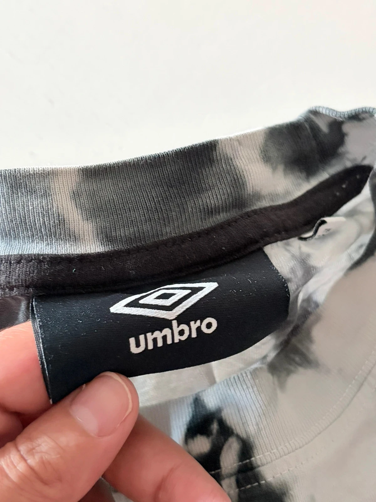 T-shirt Umbro Style Streetwear Vintage – Maat XS – Tie-Dye Grijs & Zwart – photo 8